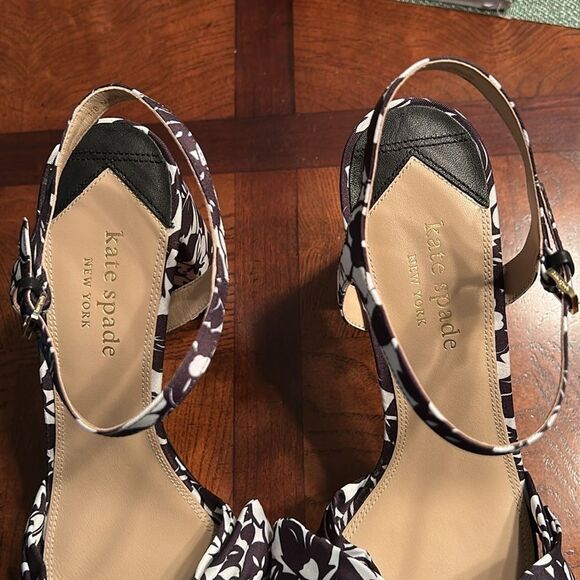 Kate Spade Black & White Print Ankle Strap Block Heel Bow Sandals(Size 11B) - Picture 8 of 10